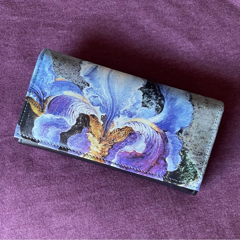 🎉HP🎉 New Iris Floral Wallet Reminiscent of Van Gogh or O’Keefe Ringling …
